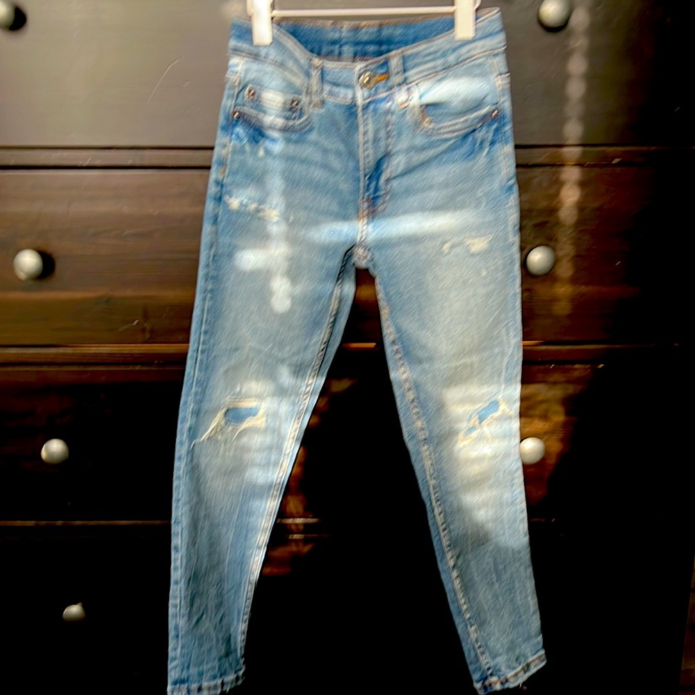 ZARA BOYS DISTRESSED JEANS SIZE 9